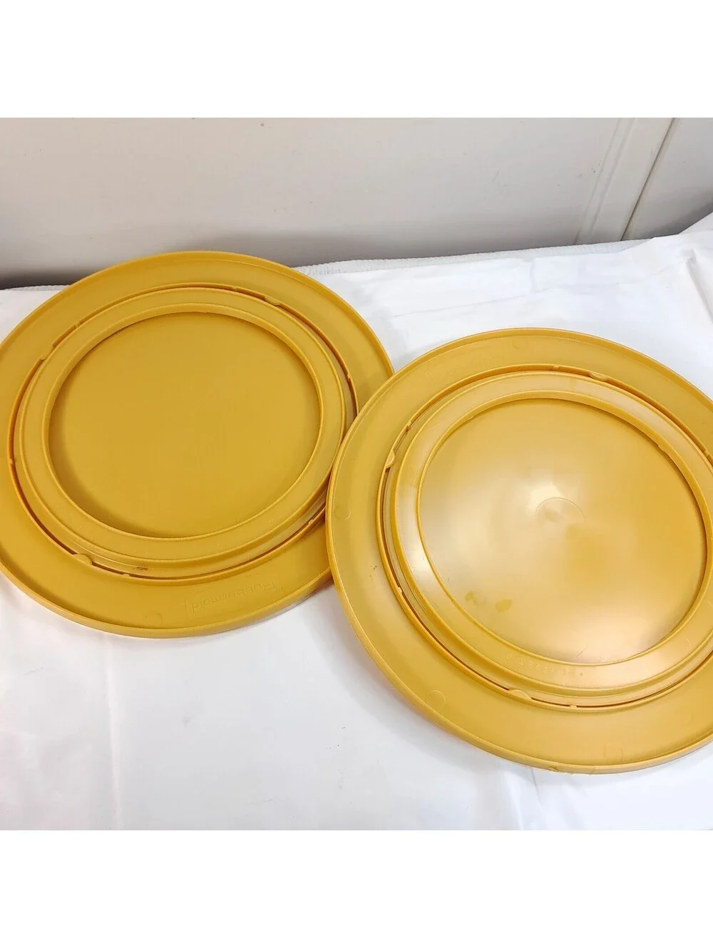 Rubbermaid Harvest Gold Plastic Lazy Susan set 2 #JB1 2709 1970's 10.5